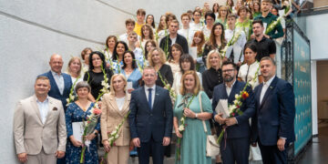 Marijampolė pagerbė gabiausius abiturientus ir jų mokytojus