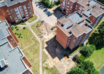 Marijampolėje, prie Mokolų g. 9-ojo namo, prasidėjo naujos automobilių stovėjimo aikštelės įrengimo darbai