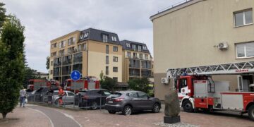 Į įvykio vietą operatyviai atvyko net trys ugniagesių-gelbėtojų ekipažai