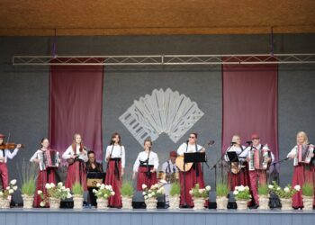 Kapelos subūrė Baraginę: dainos, šokiai ir kaimyniška šiluma