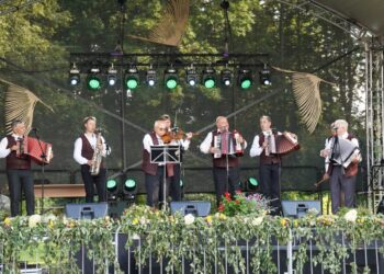 Linksmai paminėta Gižų vasaros šventė „Prie šimtametės liepos“