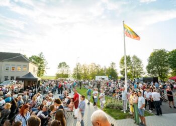 Daukšių miestelio vasaros rojus pražydo šypsenomis, muzika ir bendryste