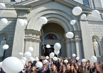 Vilkaviškio „Aušros“ gimnazija išleido 16-ąją abiturientų laidą