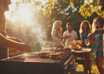Grilio sezonas įsibėgėjo: patarė, kaip subalansuoti grilio lėkštę ir kokių klaidų geriau nedaryti