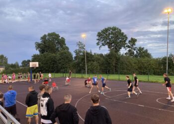 Jungėnai alsavo naktinio krepšinio 3x3 turnyras