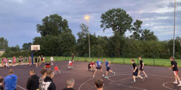 Jungėnai alsavo naktinio krepšinio 3x3 turnyras