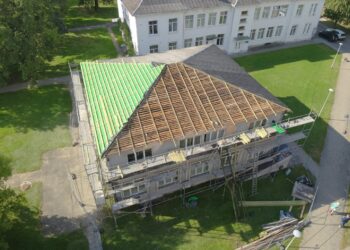 Pradėti Visuomenės sveikatos biuro pastato stogo tvarkymo darbai