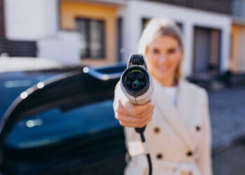 Aliejiniai kvepalai – tobulas pasirinkimas, norintiems savo stilių praturtinti aromatu