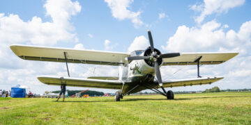 Parašiutų sporto šventė Sasnavos aerodrome: garbinga istorija, adrenalinas ore ir bendrystė ant žemės
