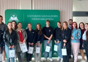 Savanoriai susitiko Kalvarijos viešojoje bibliotekoje: aptarė šventes ir ateities planus