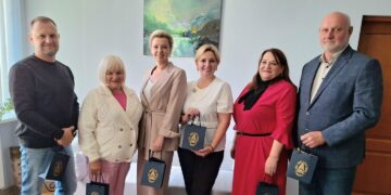 Iš kairės L. Paškauskas, D. Botyriūtė, I. Spūdytė, I. Živatkauskienė, I. Raulinaitienė, A. Vaivada