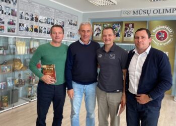 Marijampolėje viešėjo Lietuvos krepšinio teisėjų asociacijos prezidentas Tomas Jasevičius ir teisėjas Gytis Vilius