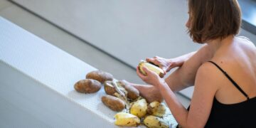 Menininkė I. Stankaitytė ruošiasi performansui LNM