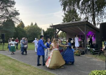 Panoviuose šventiškai atsisveikinta su vasara