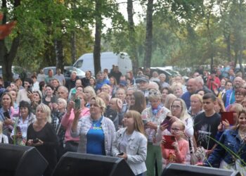 Gavaltuvoje nuaidėjo spalvinga šventė „Lik sveika, vasarėle!“