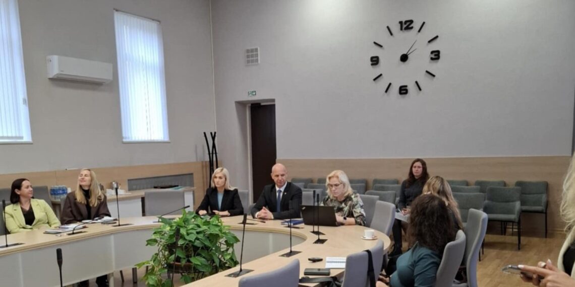 Bendrystės galia: nuo Pasaulio iki Šakių - lietuvių susitikimai, įkvepiantys bendradarbiavimą ir kviečiantys namo