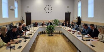 Šakiuose surengtas tradicinis kasmėnesinis seniūnų pasitarimas