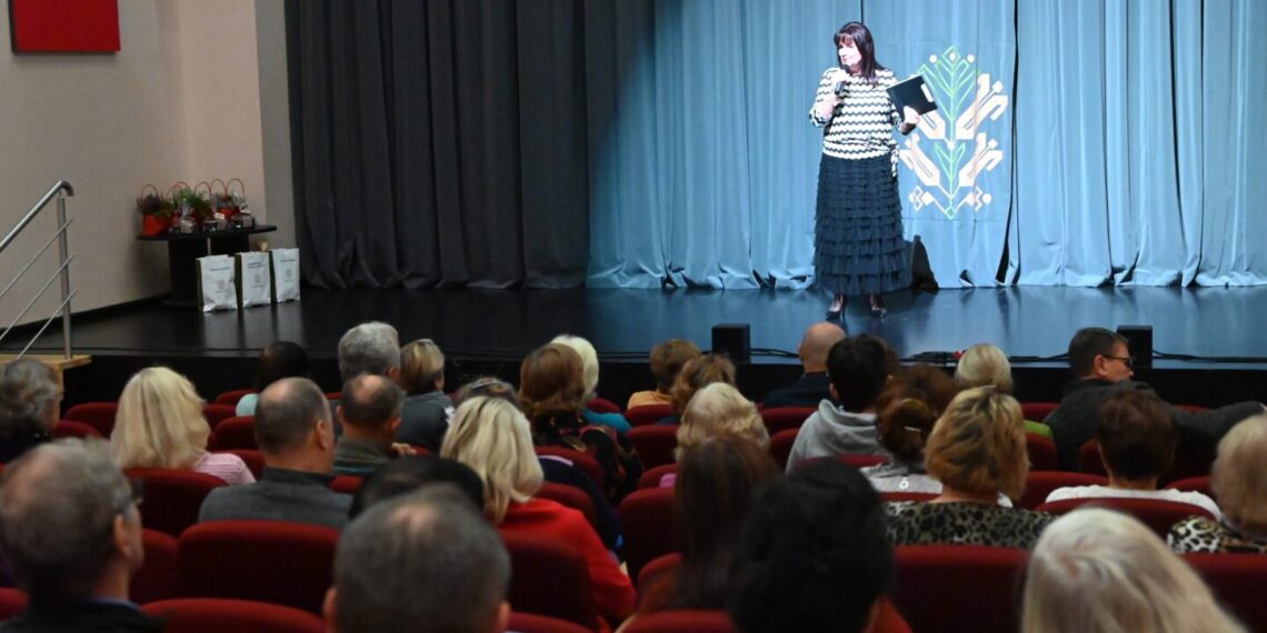 Šakiuose nuvilnijo tradicinė mėgėjų teatro šventė „Juokiasi ir verkia Zanavykai!“