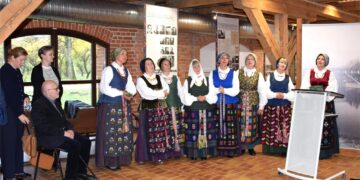 Atidaryta paroda „Į veseliją! Dvi kultūros – vienos jungtuvės“