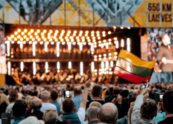 Ansamblis „Lietuva“ kviečia prisiminti legendines dainas koncerte „Dainuojanti laisvė“