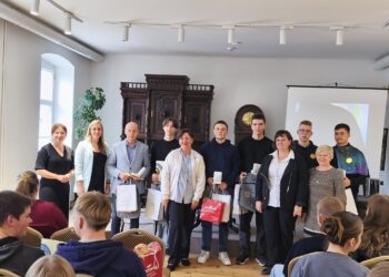 Marijampolės mokiniai išbandė savo žinias pilietiškumo konkurse „Ir kas gi mus nugalės...“