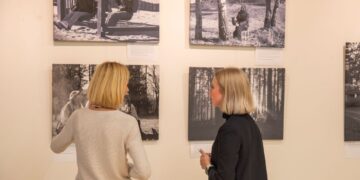 Iš kairės E. Kazlauskienė ir V. Leskauskaitė