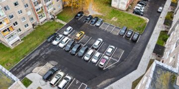 Kauno gatvėje atnaujintos stovėjimo aikštelės