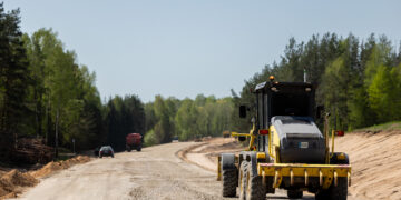 „Via Lietuva“: Lietuvoje įsibėgėja žvyrkelių asfaltavimo darbai – Šakių rajone pradedamas kelio Kiduliai–Gerdžiūnai kapitalinis remontas