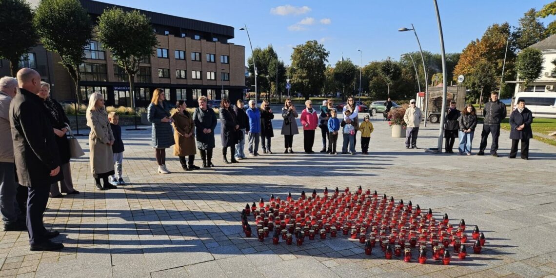 Šakių miesto skvere pagerbti organų donorai