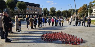 Šakių miesto skvere pagerbti organų donorai