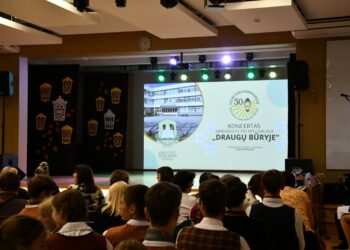 „Draugų būryje“: Sūduvos gimnazijos jubiliejus tapo švente visai Marijampolei