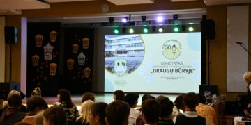 „Draugų būryje“: Sūduvos gimnazijos jubiliejus tapo švente visai Marijampolei