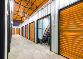 Augantis poreikis sandėliukams: kodėl vis daugiau žmonių renkasi nuomą?