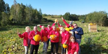 „Maisto banko“ komanda renka moliūgus