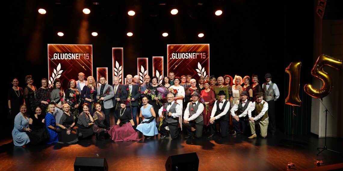 Mėgėjų teatras „Gluosnė“ šventė 15 metų jubiliejų