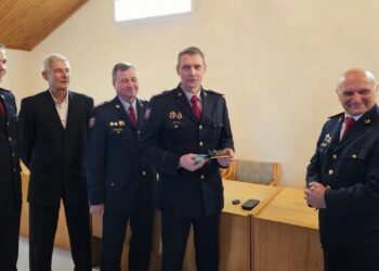 Šakių priešgaisrinė gelbėjimo tarnyba atsisveikino su su ilgamečiu vadovu