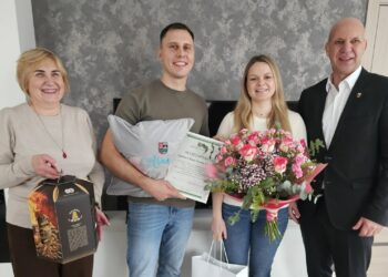 Pasveikinta 100-ojo kūdikio susilaukusi Šakių rajono šeima