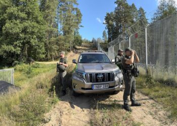 Lenkija, Lietuva ir Latvija jau neįsileido 200 tūkst. į jas iš Baltarusijos besibrovusių migrantų