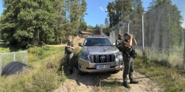 Lenkija, Lietuva ir Latvija jau neįsileido 200 tūkst. į jas iš Baltarusijos besibrovusių migrantų