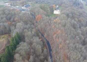 Baigiami Kalno g., vedančios link Žemosios Panemunės dvaro asfaltavimo darbai