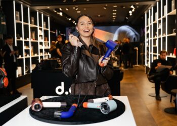 Kai technologijos pakviečia švęsti: į didžiausio Lietuvoje „d.one“ salono atidarymą rinkosi garsūs žmonės