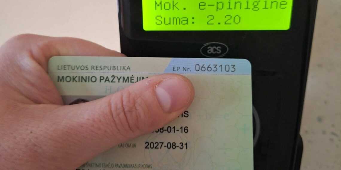 Kazlų Rūdos sporto centre jau veikia elektroniniai „Eurofondo" mokinių pažymėjimai