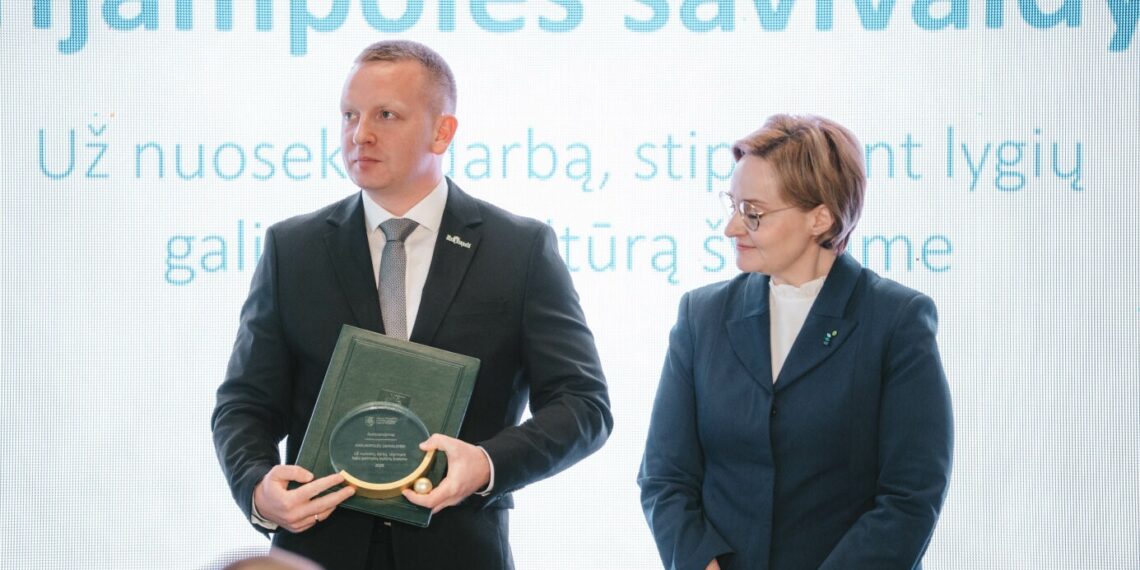 Marijampolė apdovanota už nuoseklų darbą švietime