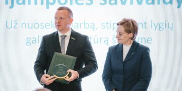 Marijampolė apdovanota už nuoseklų darbą švietime