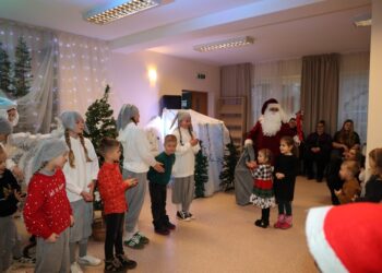 Sasnavoje įvyko jauki šventė vaikams – „Susitikimas su Kalėdų seneliu“