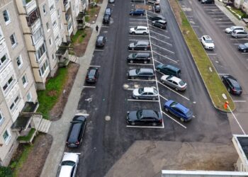 Dar daugiau vietos automobiliams – baigti dviejų aikštelių atnaujinimo darbai