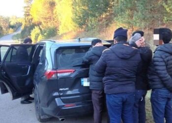 Keturis Pakistano piliečius į Vakarus gabenęs ukrainietis du mėnesius praleis už grotų