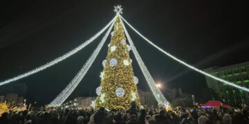 Marijampolėje nušvito pagrindinė miesto eglė