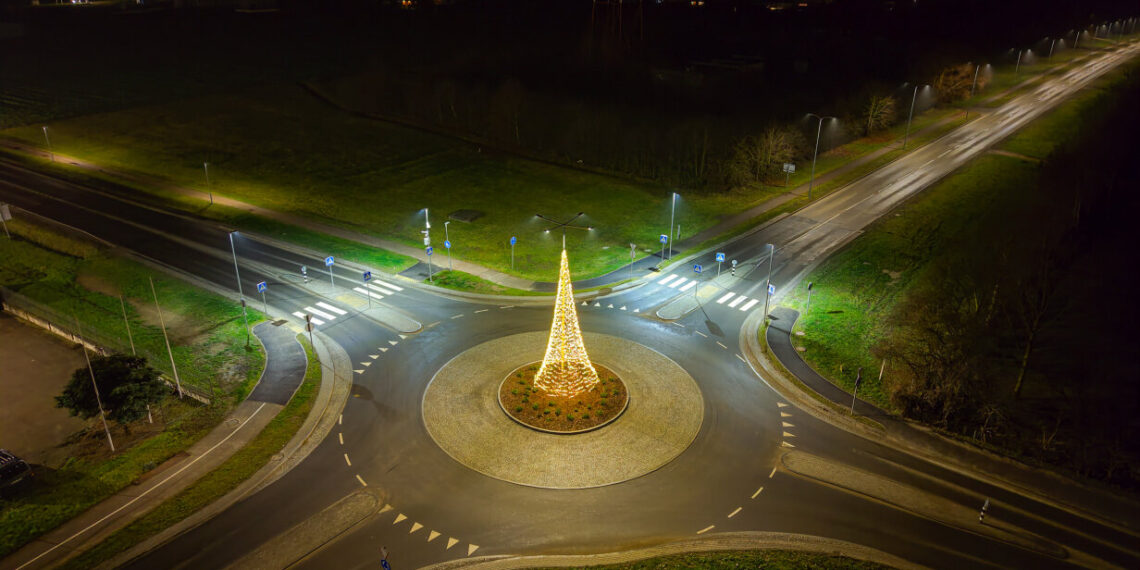 Šventiškai nušvito žiedinės sankryžos