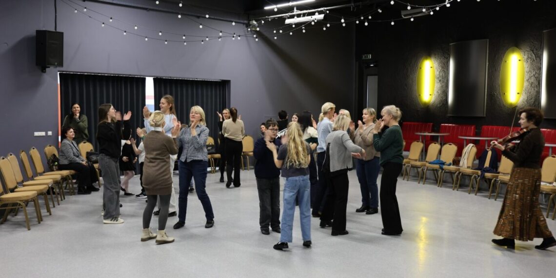 Marijampolės kultūros centre surengta tradicinių šokių manieringumo ir technikos mokymo paskaita